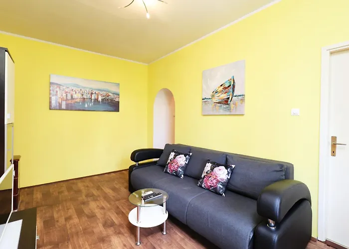 Διαμέρισμα 365, Steps From The Sea & Center, Free Street Parking Οπατία
