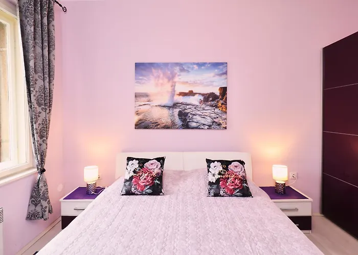 Διαμέρισμα 365, Steps From The Sea & Center, Free Street Parking