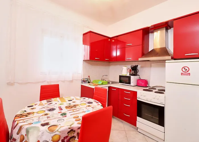 Διαμέρισμα 365, Steps From The Sea & Center, Free Street Parking *